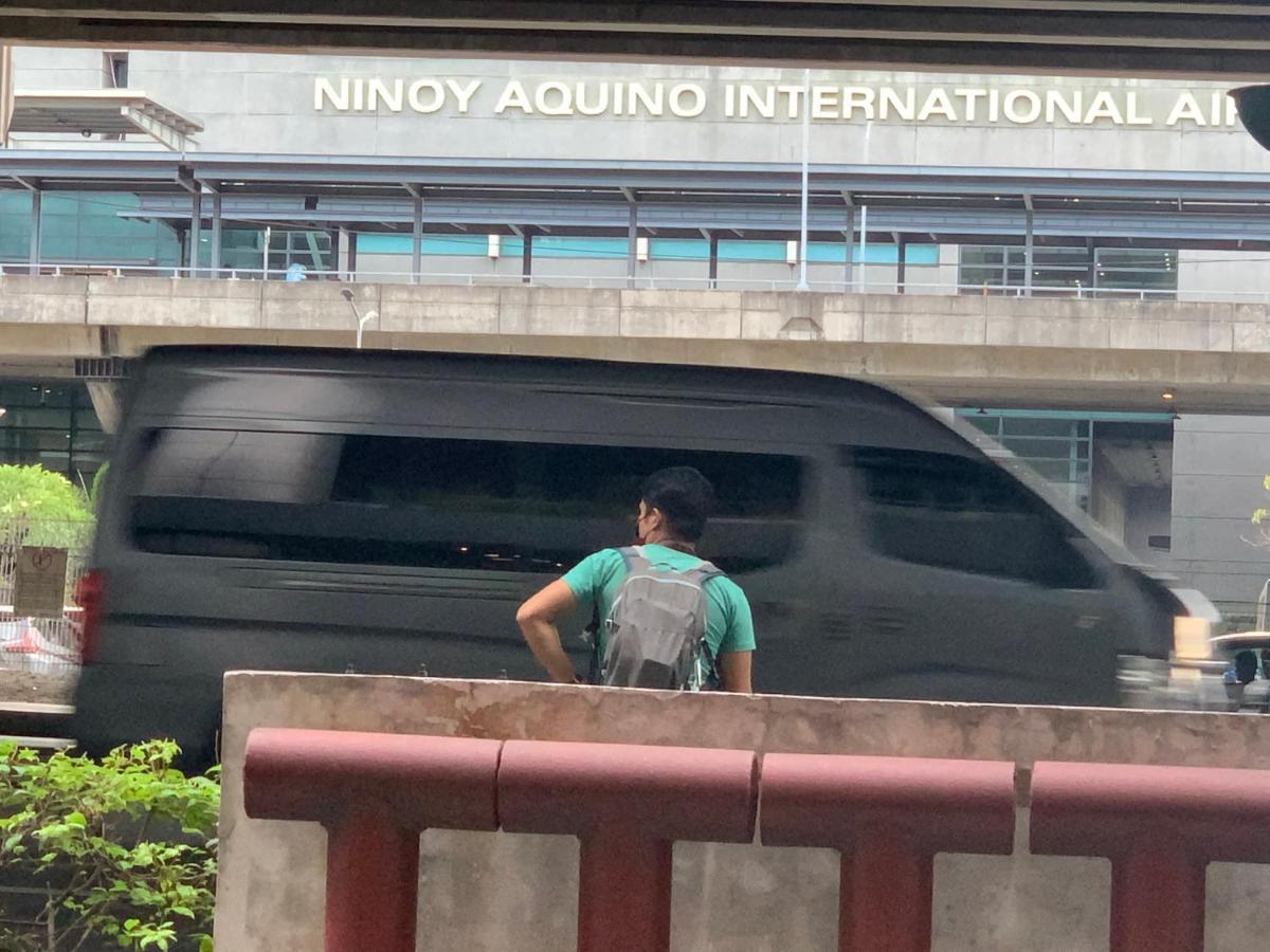81 Newport Boulevard Cluster 4 - 8F Across Naia Airport, Terminal 3 Pasay Eksteriør billede